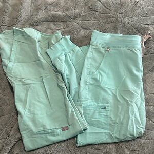 EUC Figs Scrubs Set